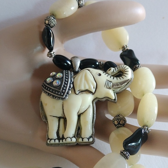 NATURAL ROSE QUARTZ TIBETAN SILVER ELEPHANT TRUNK UP GOOD LUCK PENDANT  NECKLACE - Picture 6 of 8